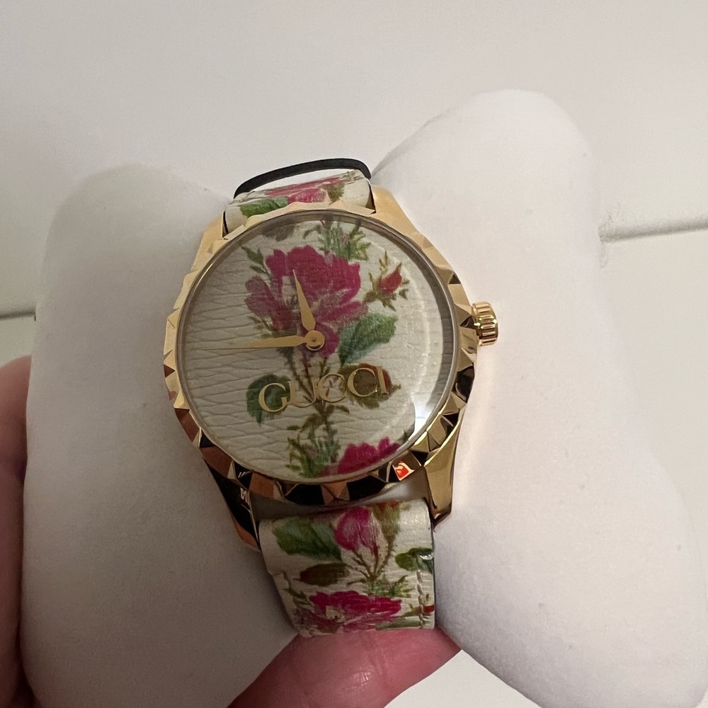 Gucci Gold Watch - Picture 2 of 4